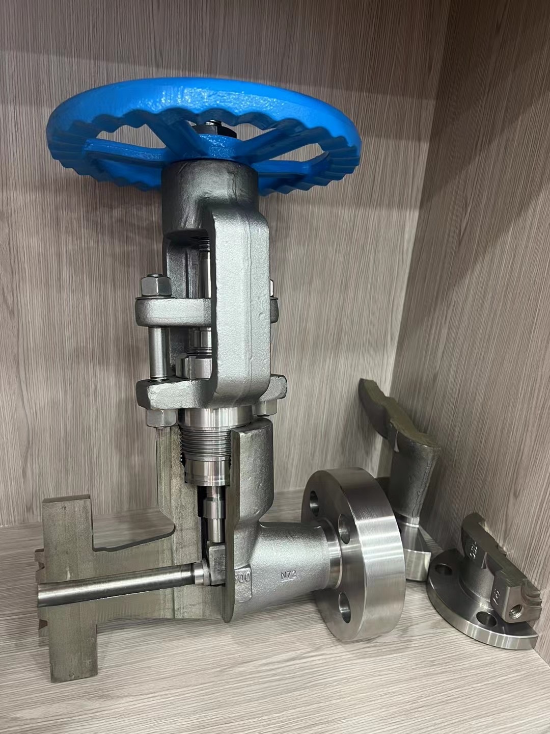 F304 gate valve